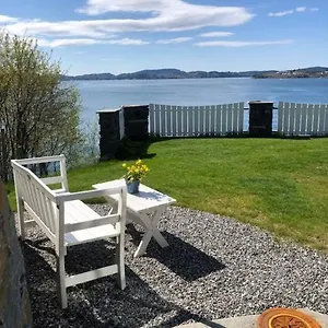 Koselig Nyoppusset 3 Roms Med Egen Parkeringsplass I Rolige Omgivelse Naer Sjoen, 2 Mil Nord For Sentrum. , Bergen Norwegen